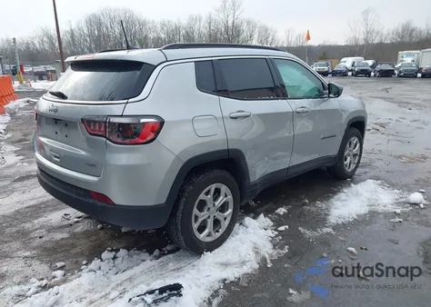 2024 Jeep Compass Latitude 4X4 from USA, damaged, VIN 3C4NJDBN6RT107198